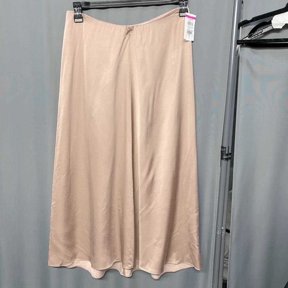 Vince skirt in a blush pink color size 6 (b24)